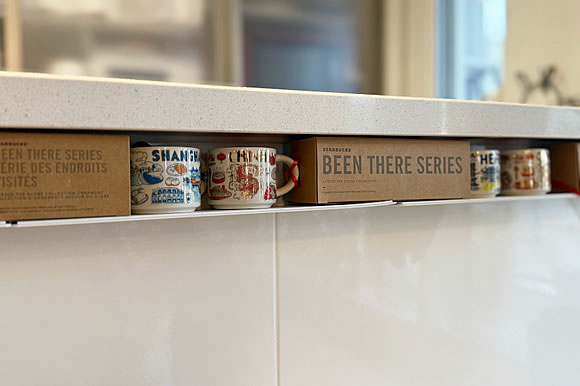 世界各国や地域の柄のカップ